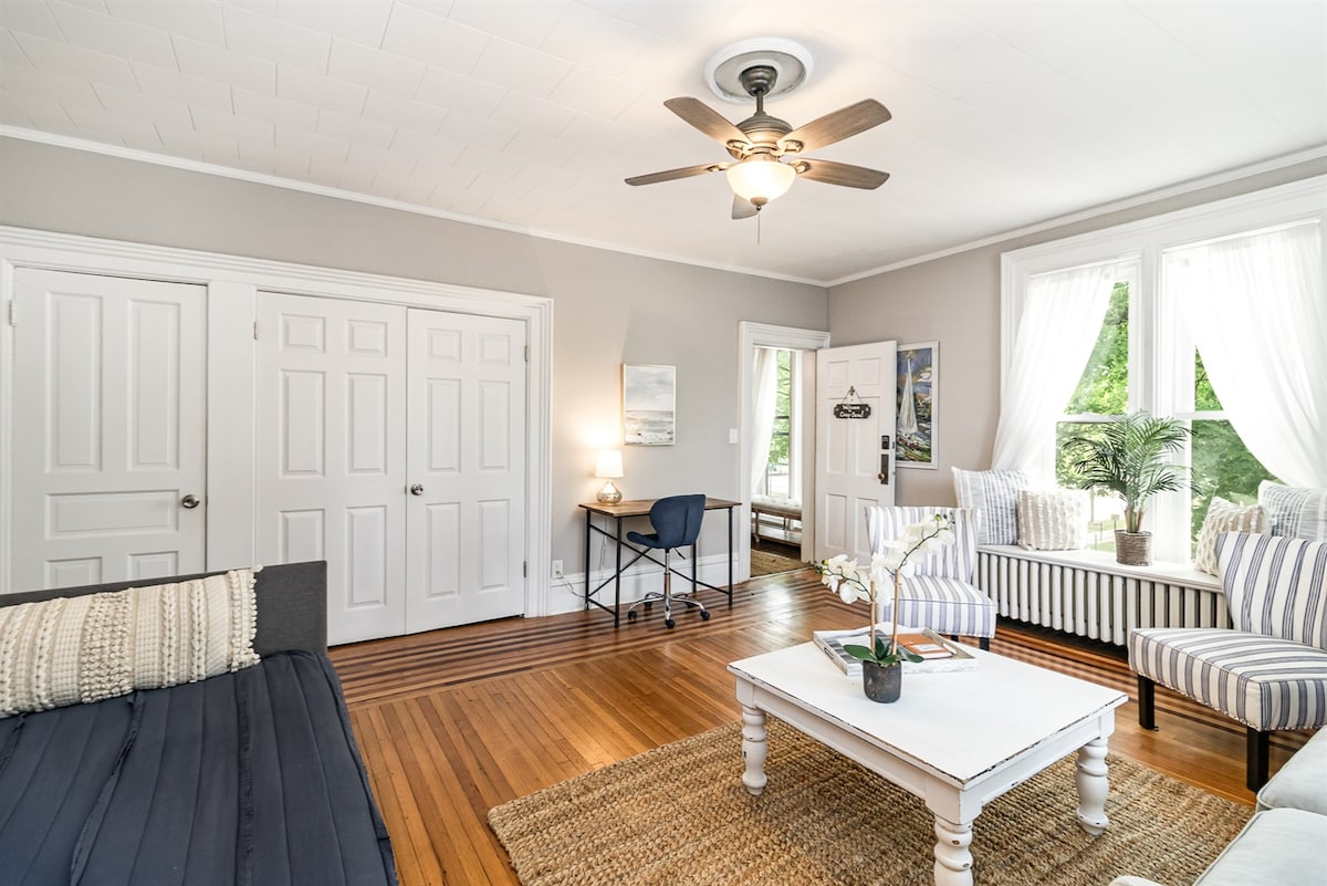 Acogedora sala de estar de la casa