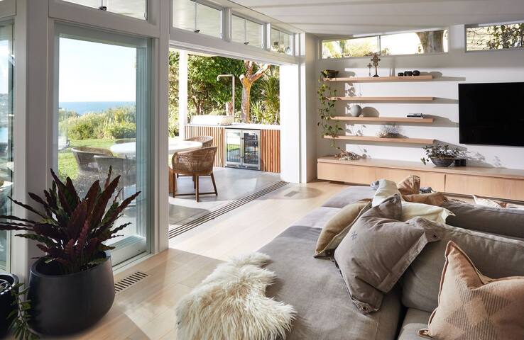 Bungan Beach House gallery image 4