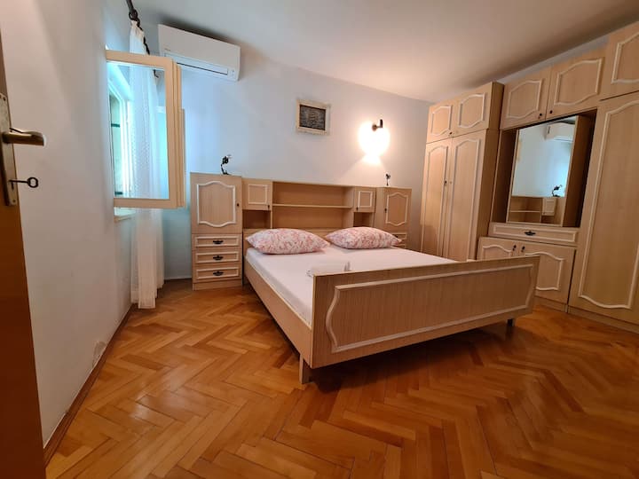 საძინებელი 1