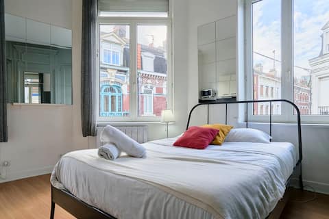 Popular Airbnb listing: Lille Saint Maurice - Nice and functional studio in Saint Maurice Pellevoisin