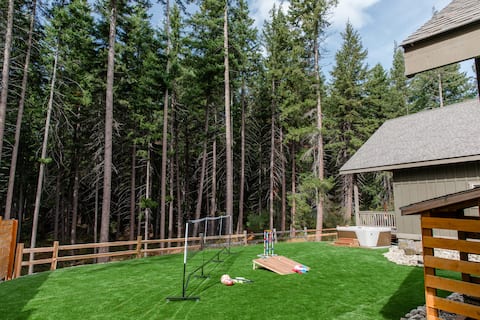 Pine Forest Views, Game Room, Hot Tub