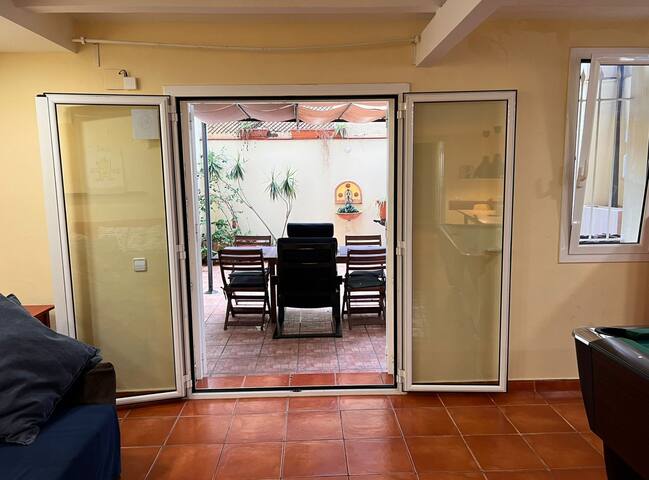 Central Duplex 4BR Terrace Pool Table & Ping Pong gallery image 2