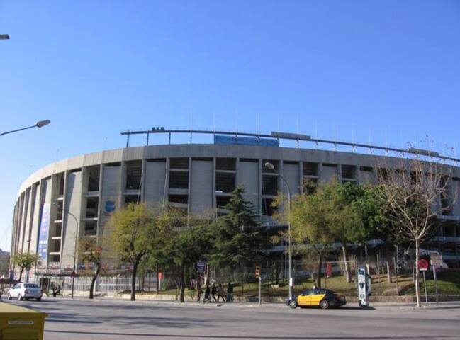 Central Duplex 4BR Terrace Pool Table & Ping Pong gallery image 5