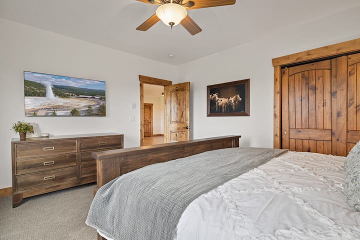 Teton Melody ~ спалня #4 на долно ниво с двойно легло