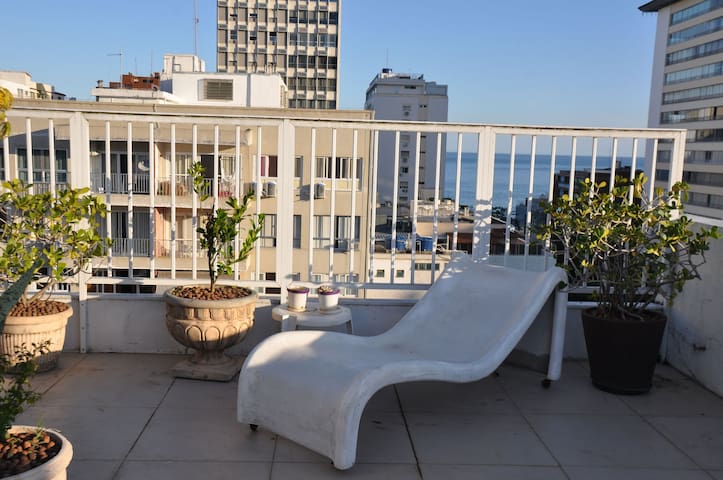 Sandra’s Ipanema Penthouse Dream | 3 bedrooms gallery image 3