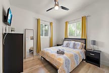 Chic Family Retreat: Heated Pool| Near Beach | BBQ