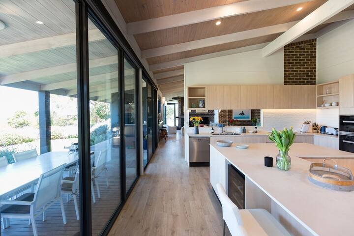 Honeysuckle House gallery image 4