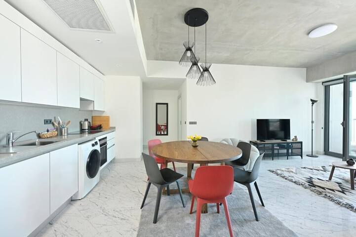 Bright Lovely Modern 2BD/2.5 Condo Pool+Gym! #220 gallery image 2