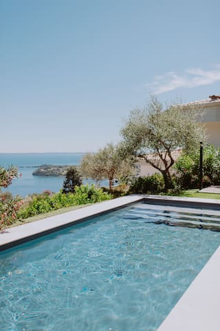 https://www.holiday-garda.com/ managed Airbnb listing 1