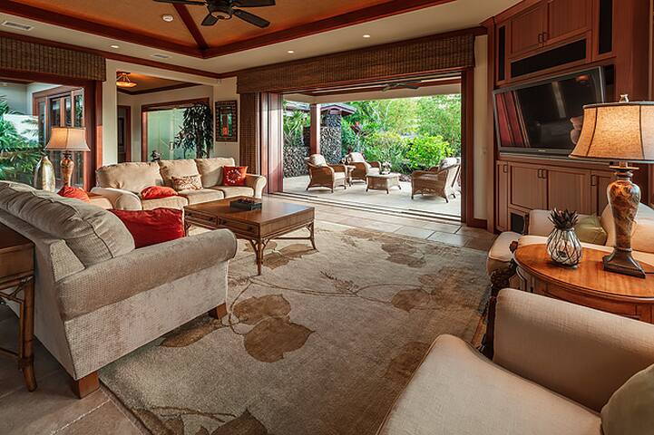 5 Bdrm Home with Amazing Pool, Great for Families! gallery image 4