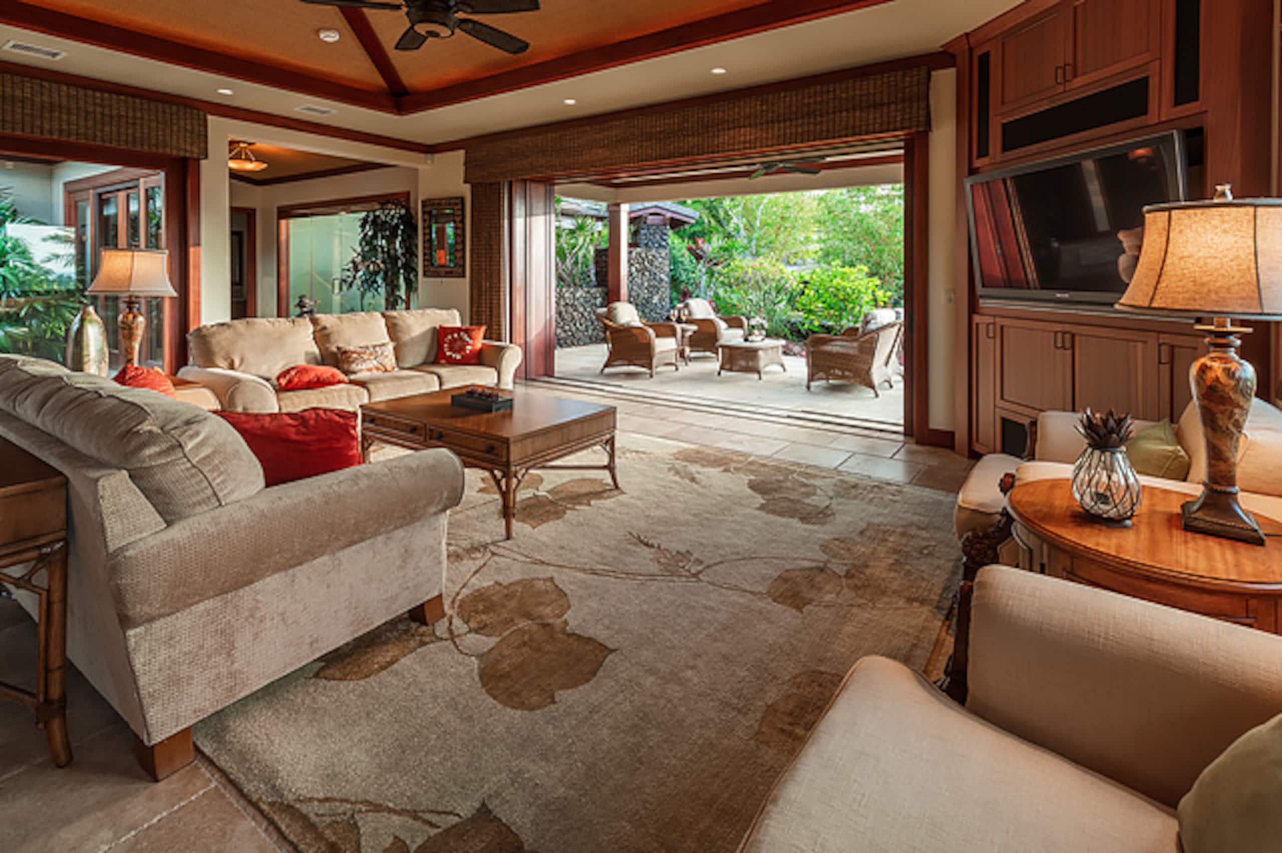 Home in Waimea · ★5.0 · 5 bedrooms · 6 beds · 4.5 baths - Image 4