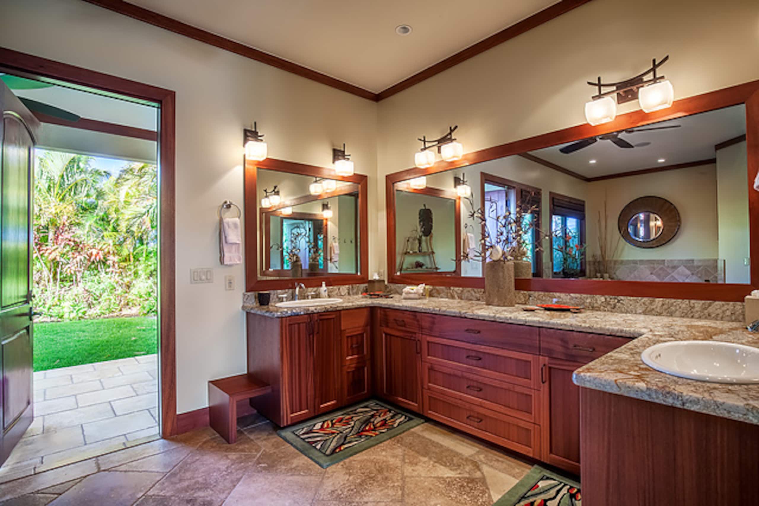 Home in Waimea · ★5.0 · 5 bedrooms · 6 beds · 4.5 baths - Image 9