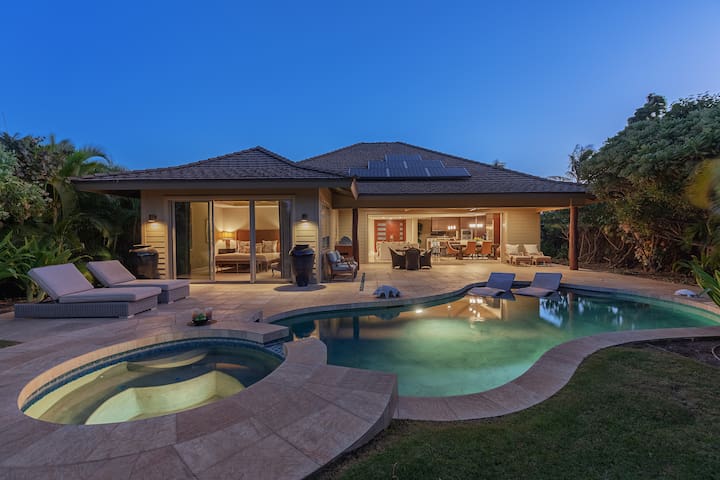 Beautiful 3 Bedroom Home at KaMilo with Pool!