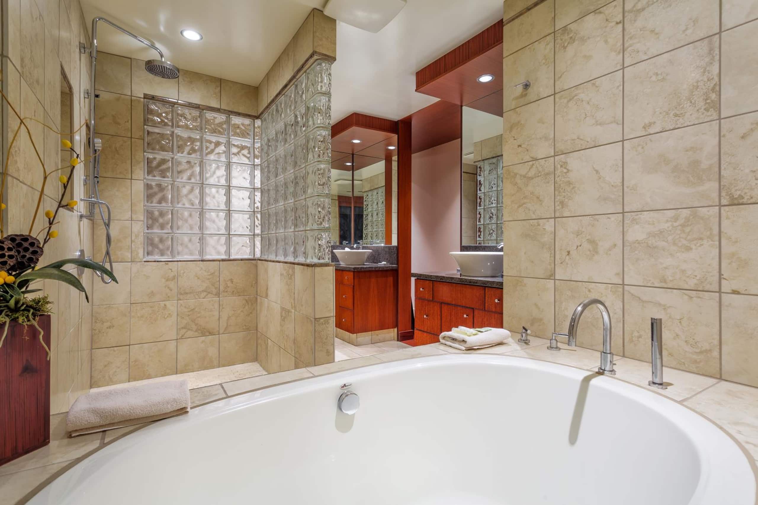 Condo in Waimea · ★5.0 · 3 bedrooms · 3 beds · 3.5 baths - Image 6