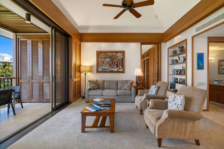 Breathtaking top floor Oceanfront Condo gallery image 3