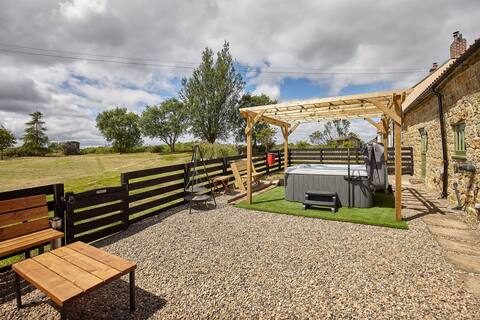 Popular Airbnb listing: Host & Stay | The Hayloft in Loftus