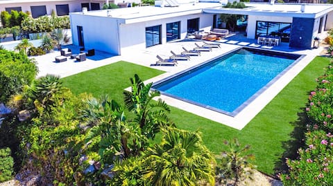 Blue Hill Boutique Villa by Junto ao Mar