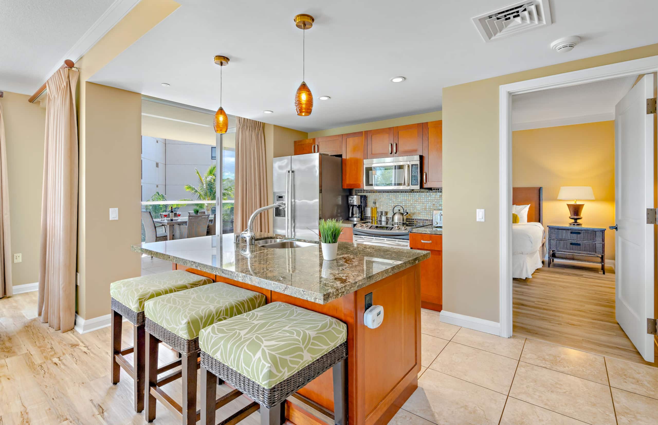 Condo in Lahaina · ★4.83 · 2 bedrooms · 3 beds · 2 baths - Image 15
