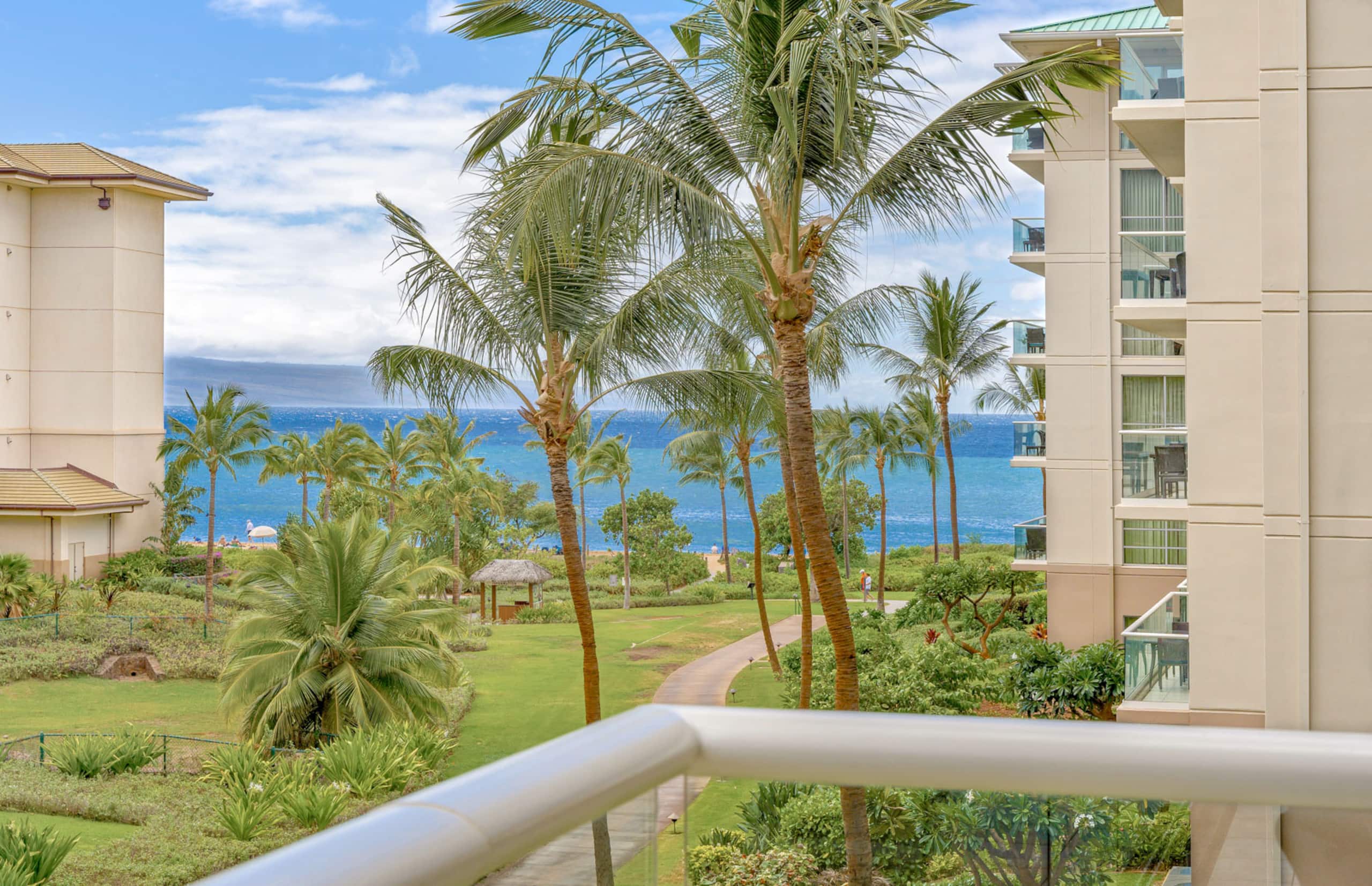 Condo in Lahaina · ★4.83 · 2 bedrooms · 3 beds · 2 baths - Image 17