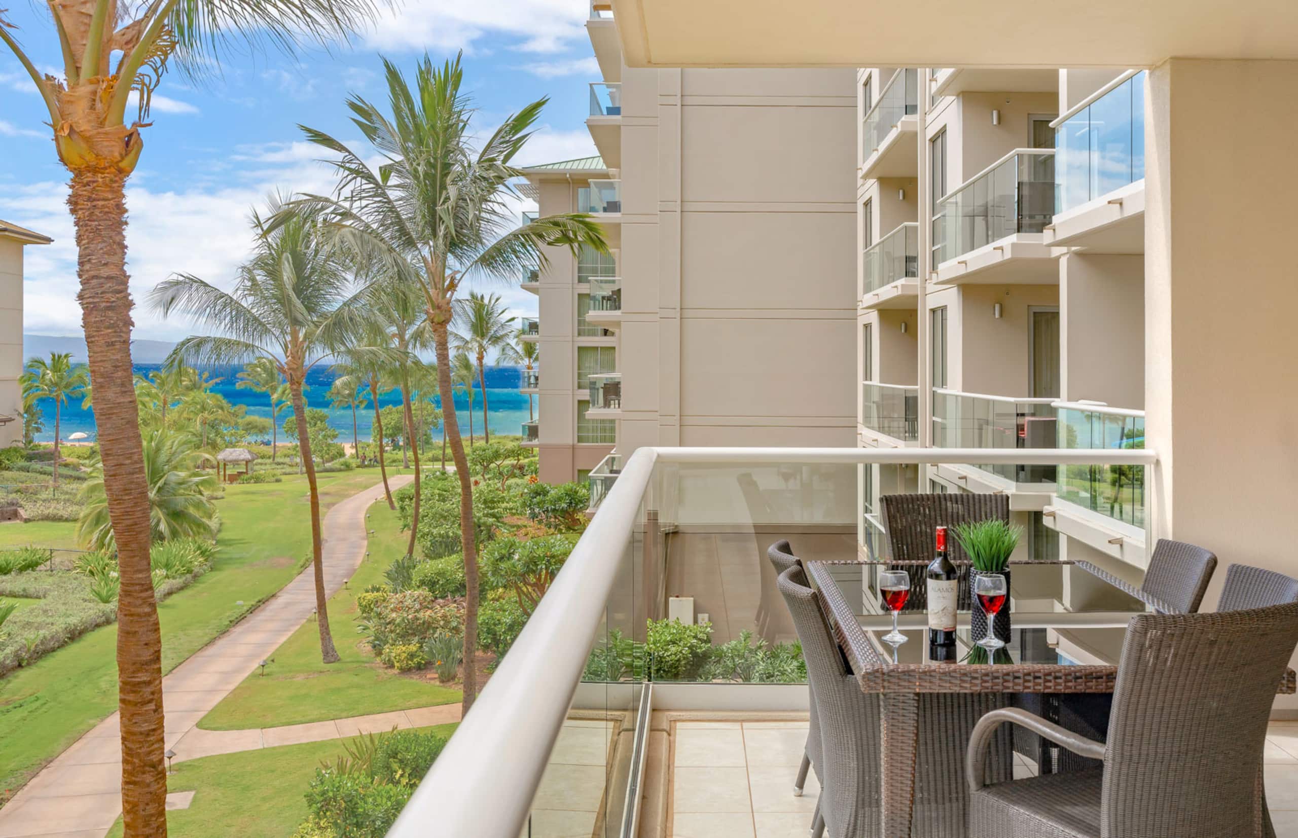 Condo in Lahaina · ★4.83 · 2 bedrooms · 3 beds · 2 baths - Image 6