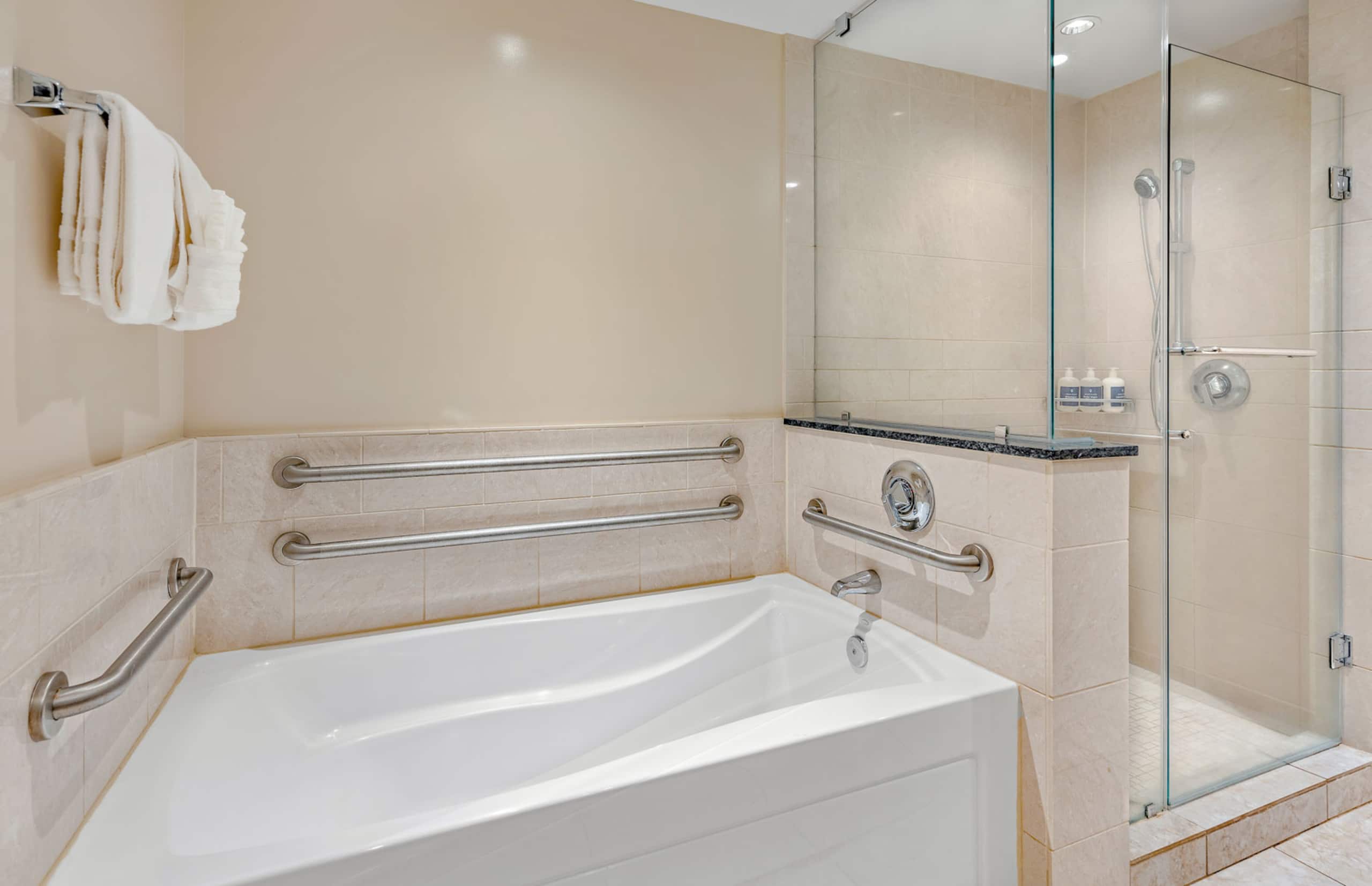 Condo in Lahaina · ★4.83 · 2 bedrooms · 3 beds · 2 baths - Image 26
