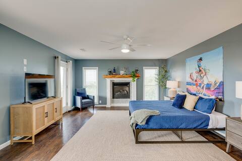 5 KING b/3.5b, Pool w Lake views, LVL2 EV Charger