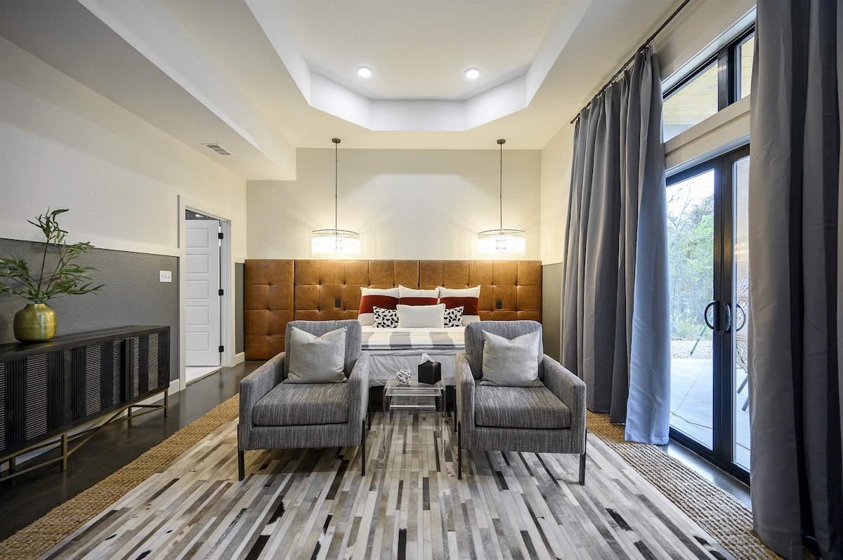 ห้องใหญ่หลัก