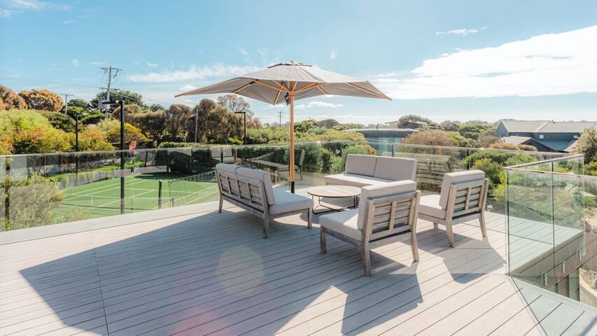 Back Beach gallery image 2