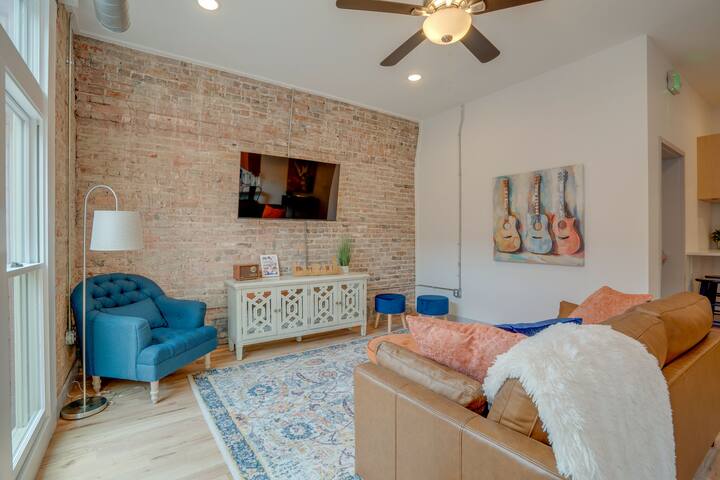 Majestic Lofts #201 – In The Heart of Downtown! gallery image 3