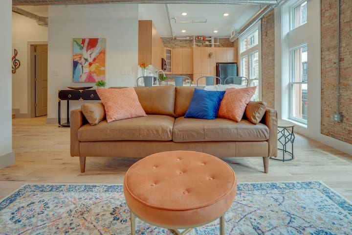 Majestic Lofts #201 – In The Heart of Downtown! gallery image 2