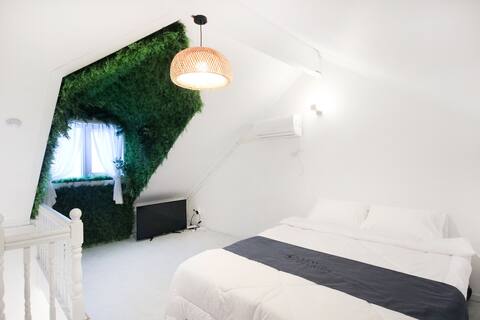 Terrace barbecue loft bedroom in front of the sea