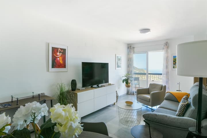 2 Terraces And Amazing Seaviews. Pool, Garage - Mijas