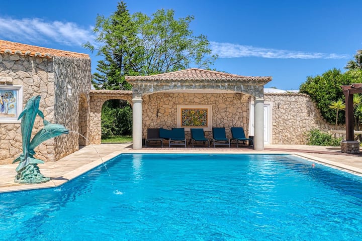 Golfinhos · Magnificent & Spacious 5 Bedroom Villa - Carvoeiro