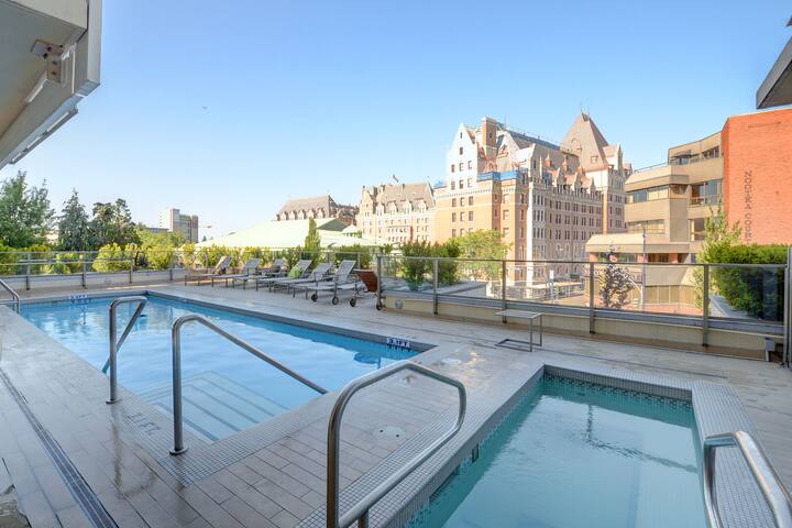 Waterfalls Hotel Stunning Luxury King Suite gallery image 3