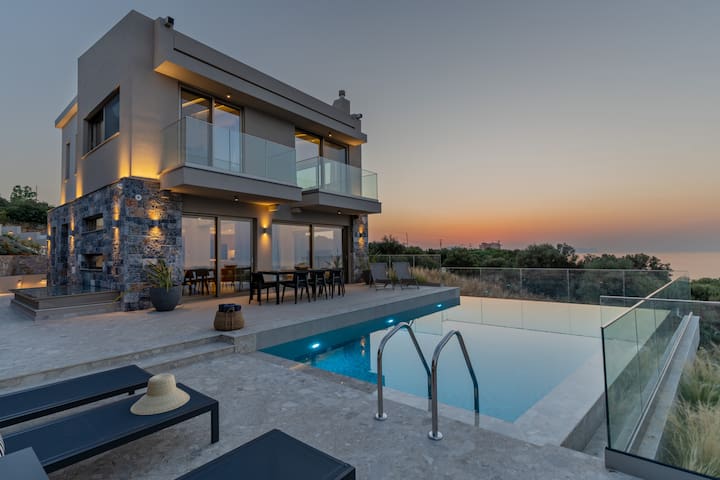 Villa Onyx – With Private Heated Pool