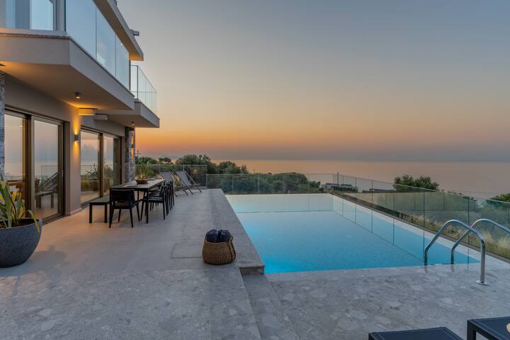 Villa Onyx – With Private Heated Pool gallery image 2