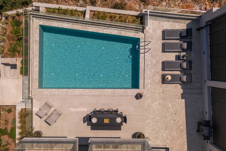 Villa Onyx – With Private Heated Pool gallery image 5