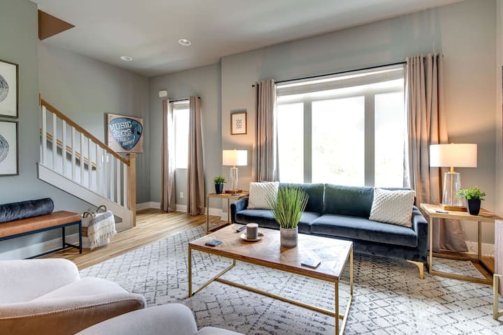 Nashville Getaway • 2 Homes + Rooftop Oasis