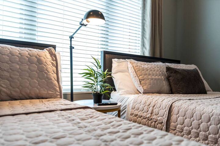 Nashville Getaway • 2 Homes + Rooftop Oasis gallery image 2