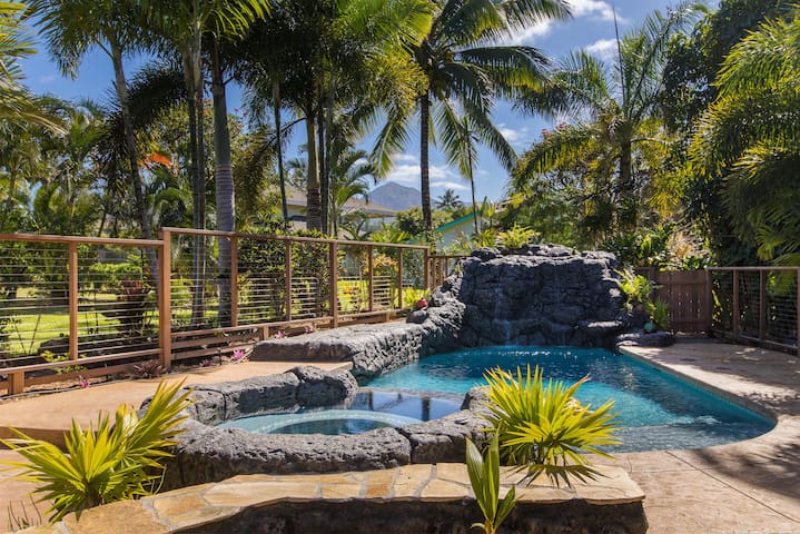 Gorgeous Estate w/AC & Heated Salt Water Pool!