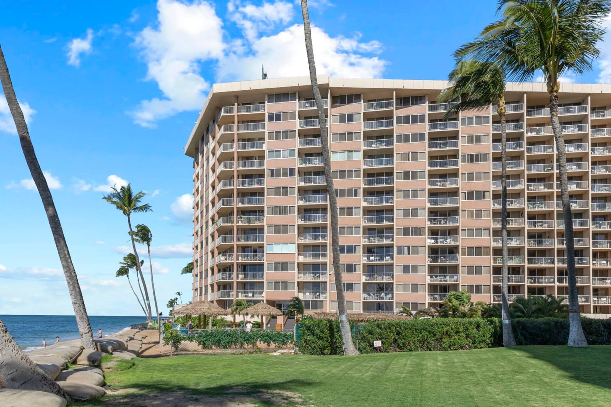 Condo in Lahaina · ★4.36 · 1 bedroom · 1 bath - Image 25