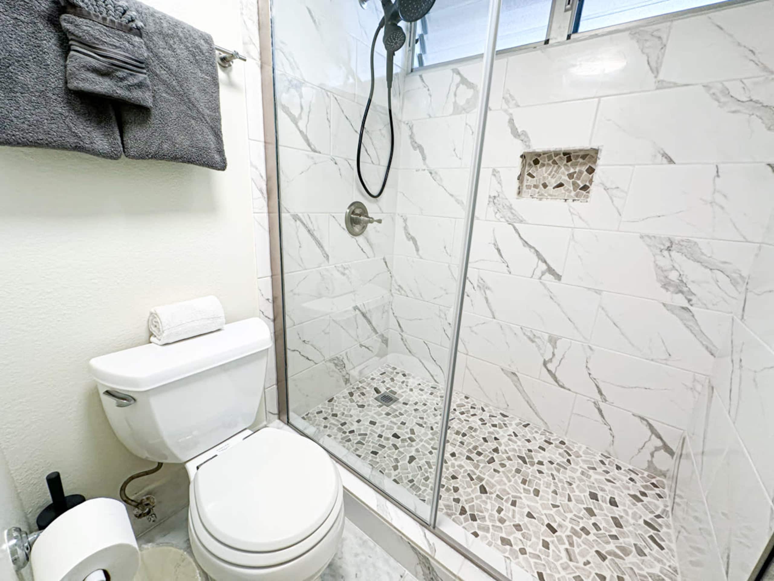 Condo in Lahaina · ★4.36 · 1 bedroom · 1 bath - Image 10