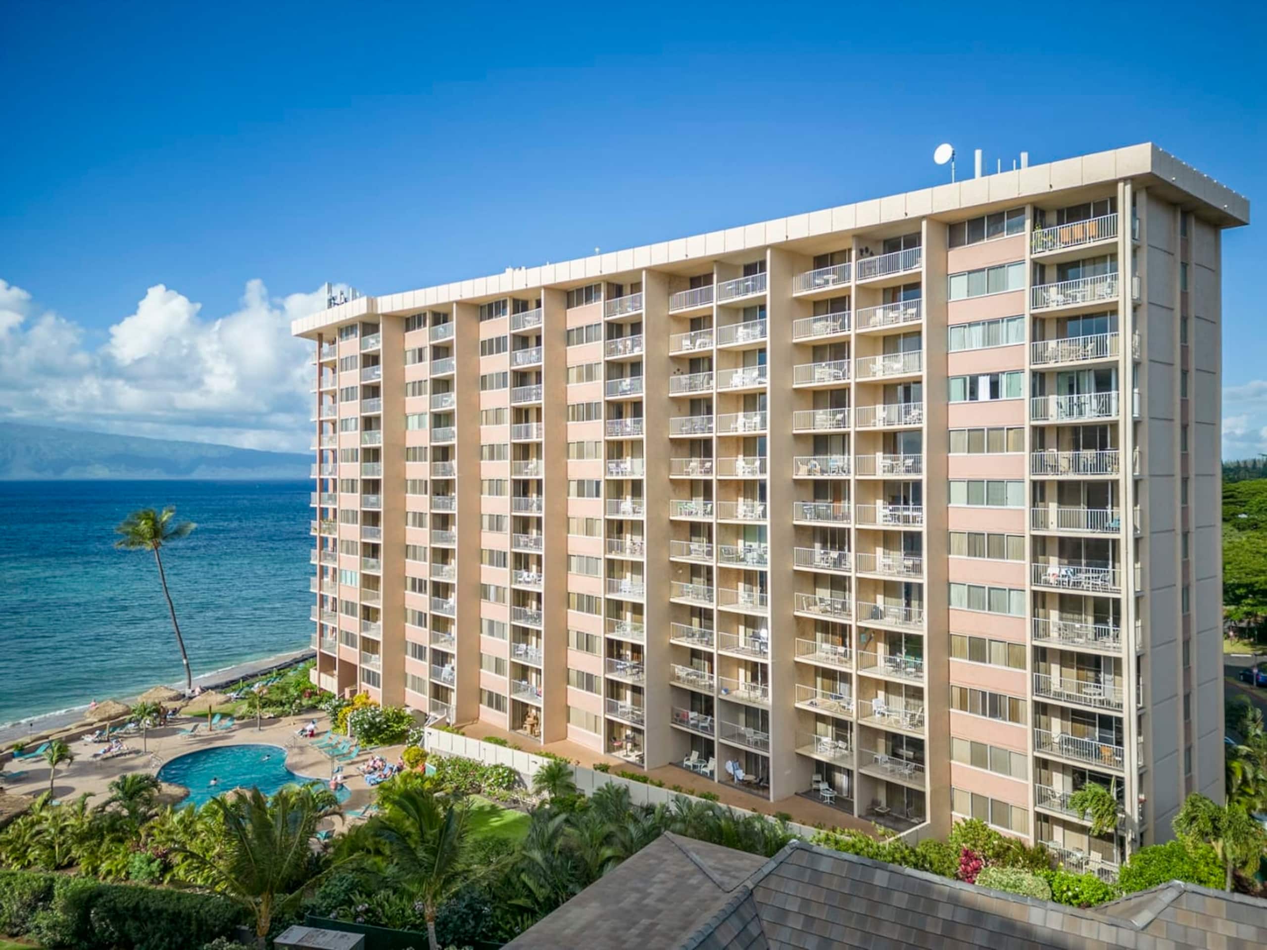 Condo in Lahaina · ★4.36 · 1 bedroom · 1 bath - Image 21