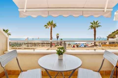 Top Airbnb: Roca Chica - Beachfront, Sea View & Parking, House. en Torremolinos