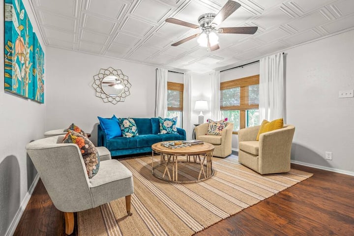 Cottage On Chestnut, Dt Rogers, Walkable, Sunroom - Lowell, AR