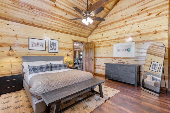 Spavaća soba 9 ima bračni krevet (1,6x2).