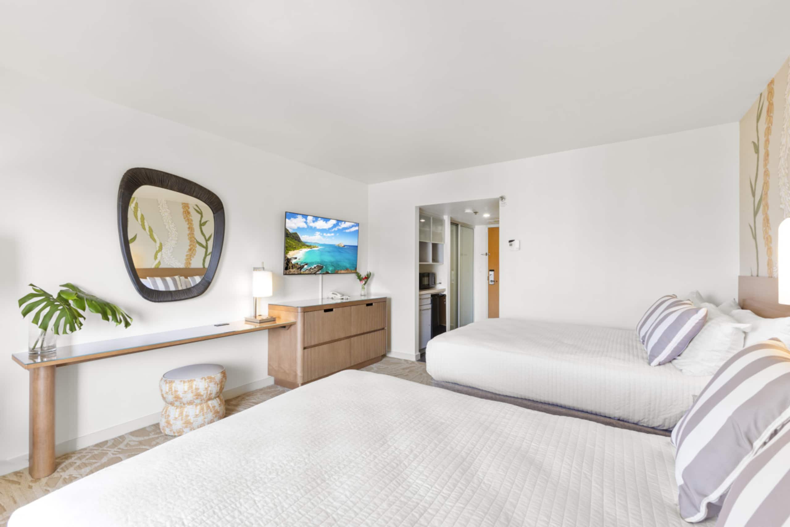 Renovated HighRise Views In The Heart of Town - Image 5