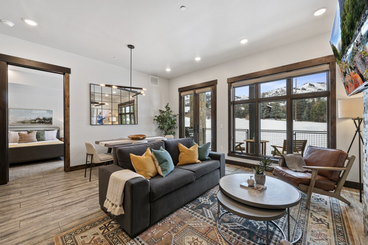 Successful Airbnb property: Maya's Ski & Golf Home Mountain Views Pool Hot Tub in Snyderville
