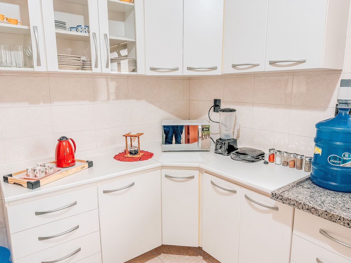Top Airbnb: Beautiful Apartment downtown-Garage Wi-Fi A/C- Parc.6x no interest em águas De Lindóia