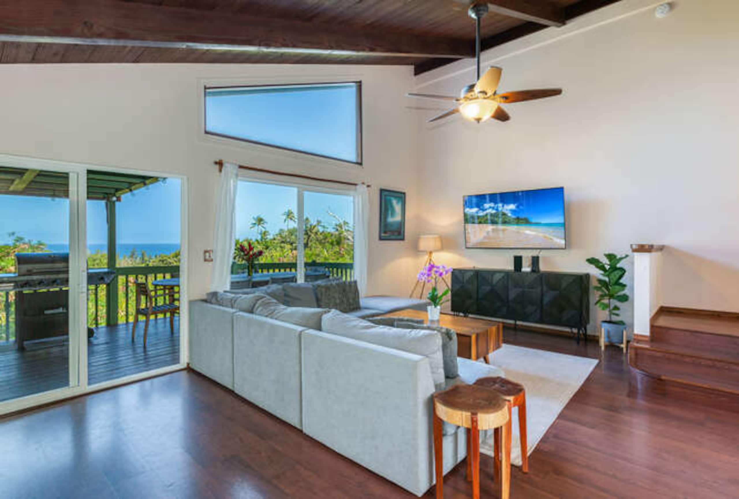 Home in Princeville · ★4.98 · 6 bedrooms · 7 beds · 3 baths - Image 2